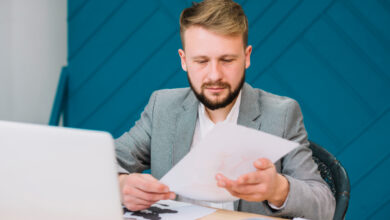 СФР меняет коды должностей для отчета ЕФС-1 с 30 мая 4 СФР обновил классификатор должностей для сведений о зарплате работников учреждений в отчете ЕФС-1